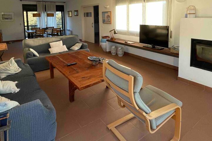 Amplio y confortable chalet con vistas al mar. gallery image 5