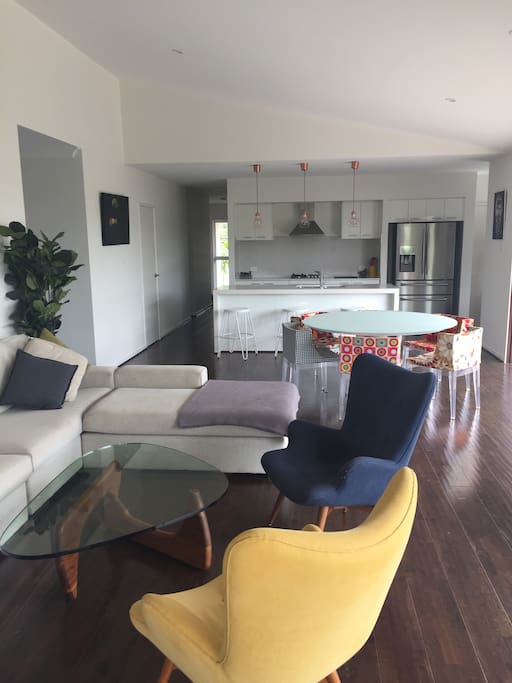 Lounge/Dining area