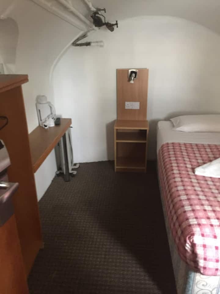 Cellar Single Room With Shared Bathroom & Toilet. - London