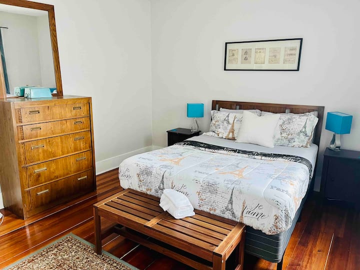 საძინებელი 1