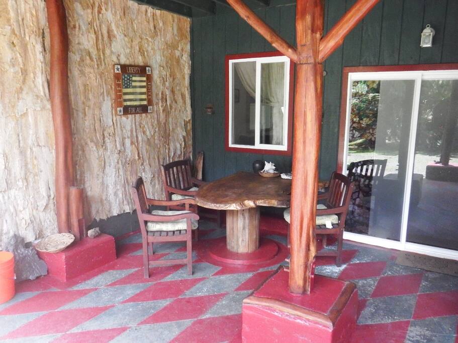 Room 2 entrance and lanai.