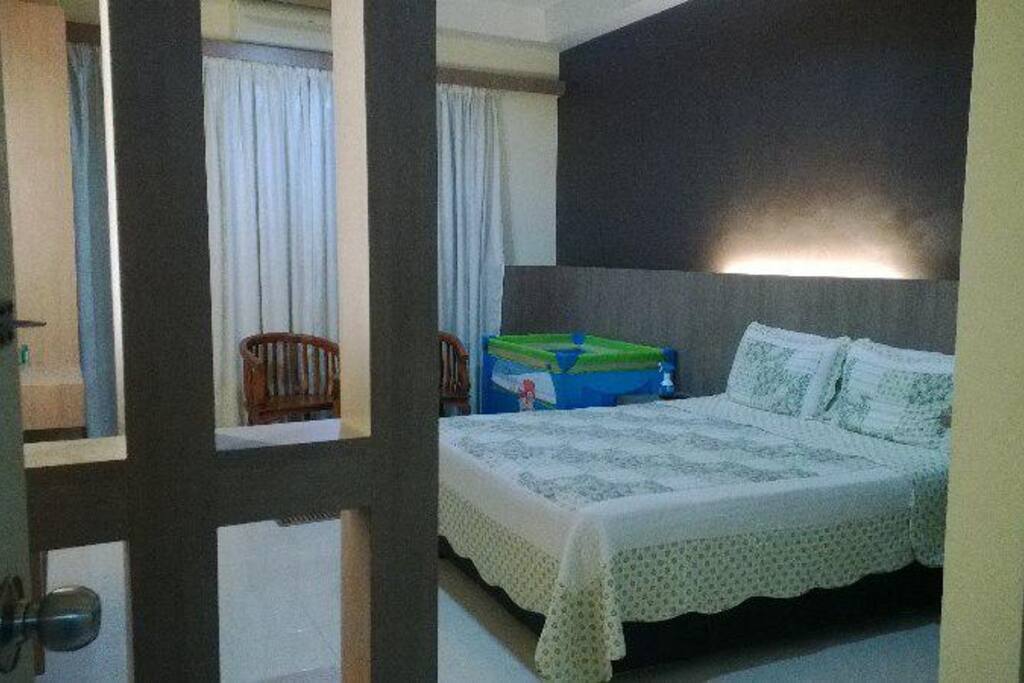 1 x Queen Bed