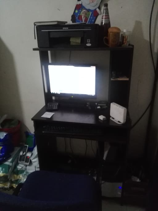 MESA Y COMPUTADOR