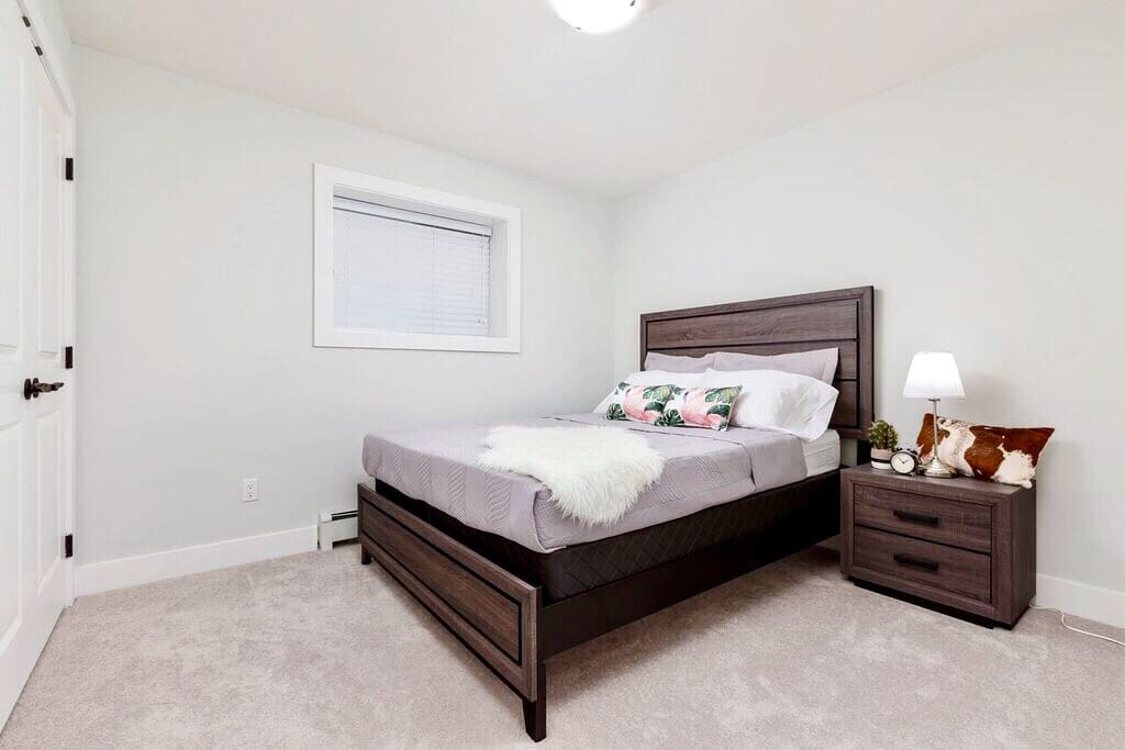 Room 1 : Queen Size Bed