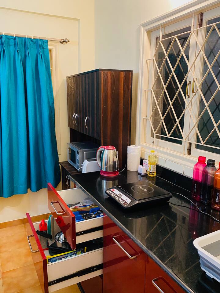 Full kitchen image 1