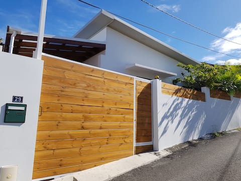 Top Airbnb: Case Terre Sainte - Furnished house F3 in Saint Pierre