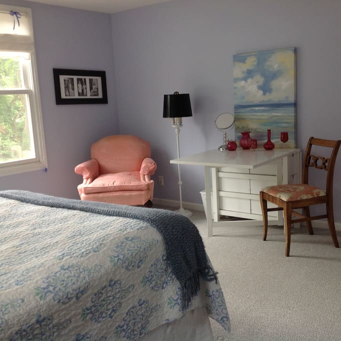 Queen bedroom