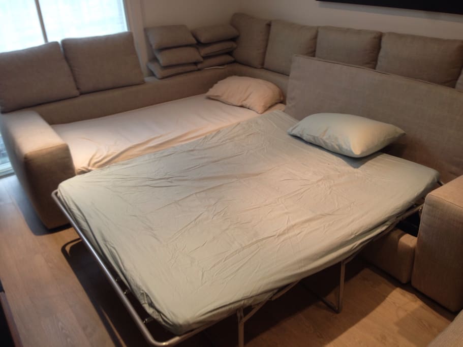Choice of sleeping on the sofa as a single or on the pull out mattress as a double