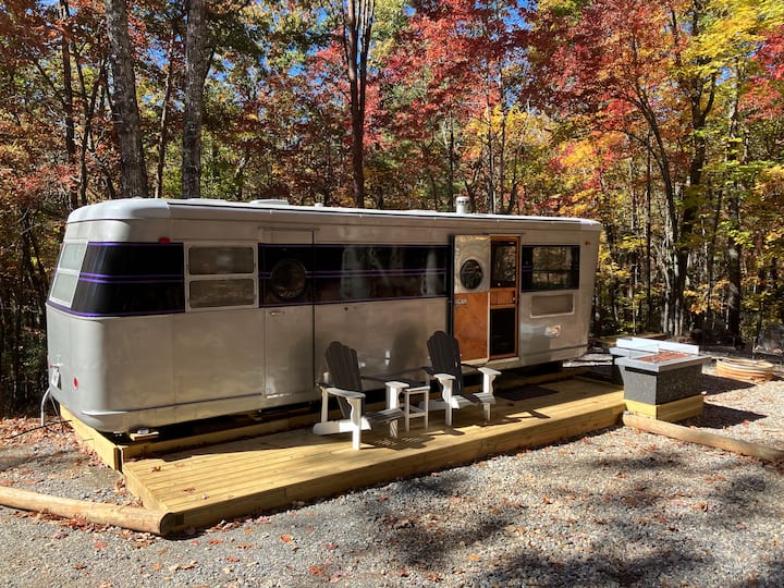 1954 Spartan Manor, Restored MidCentury Classic Campers/RVs for Rent