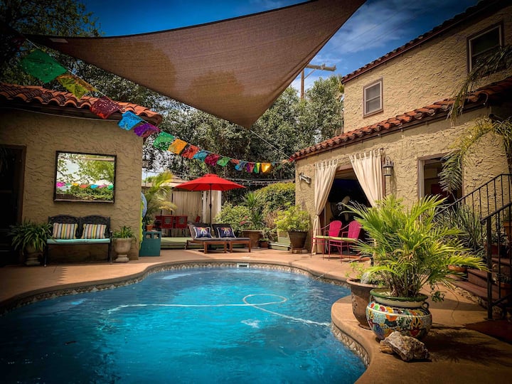 Guest Quarters in San Antonio’s Deco District