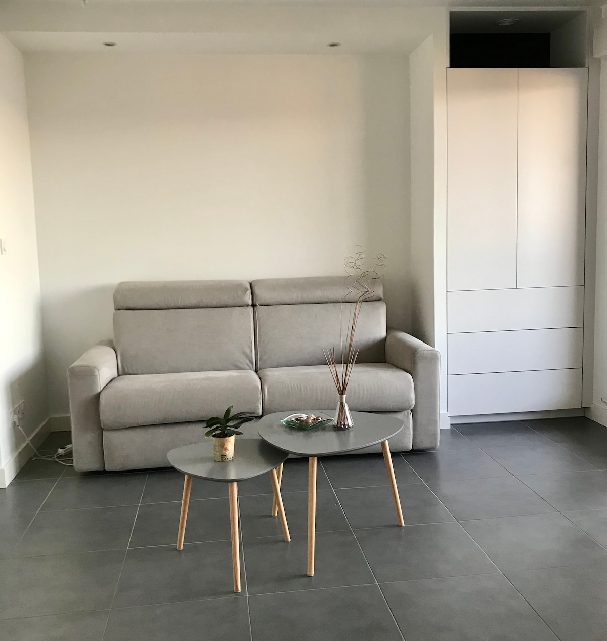 Annonce Airbnb populaire: LARGE STUDIO TERRACE WITH SEA VIEW à Marseille 8e Arrondissement