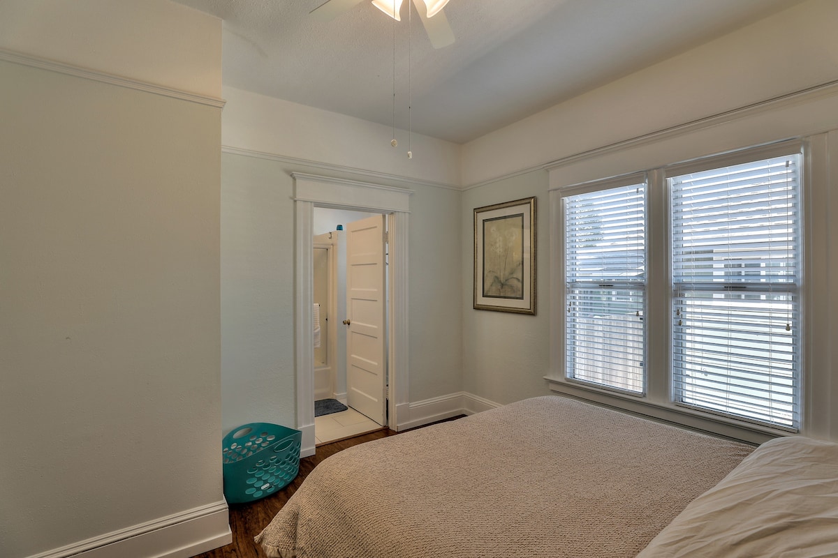 חדר שינה 1 עם חדר אמבטיה צמוד