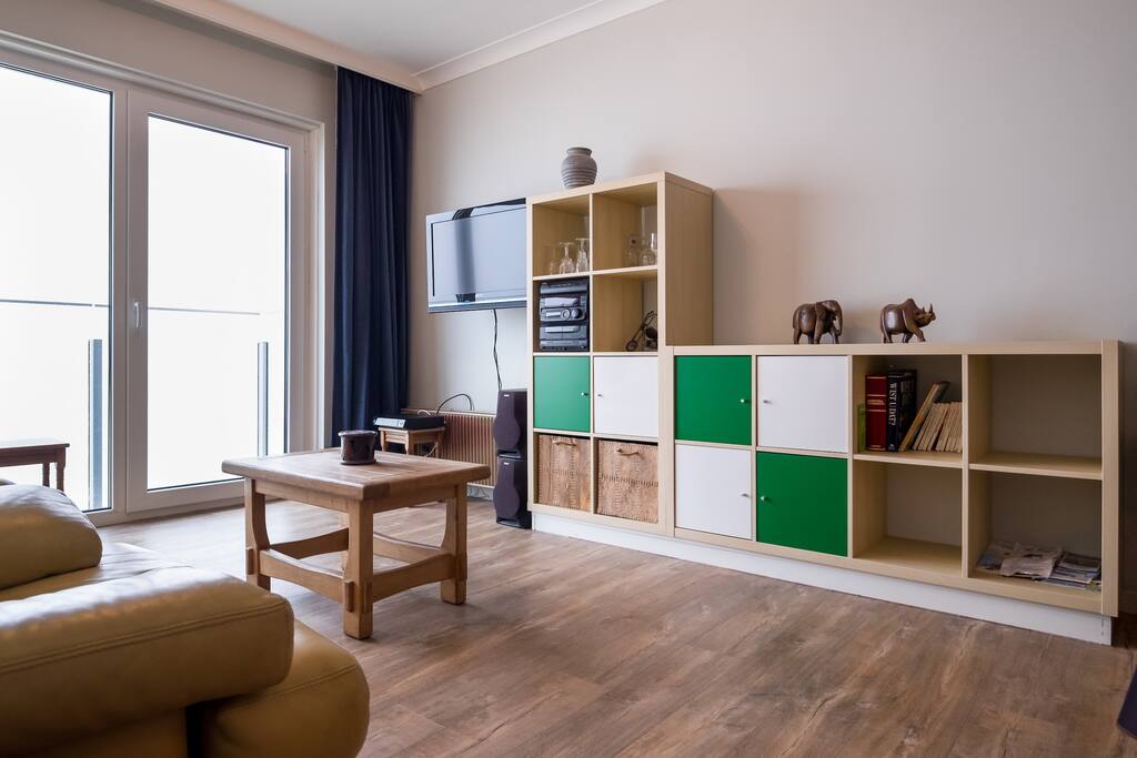 Great light and view (8th floor) through windows and on balcony on