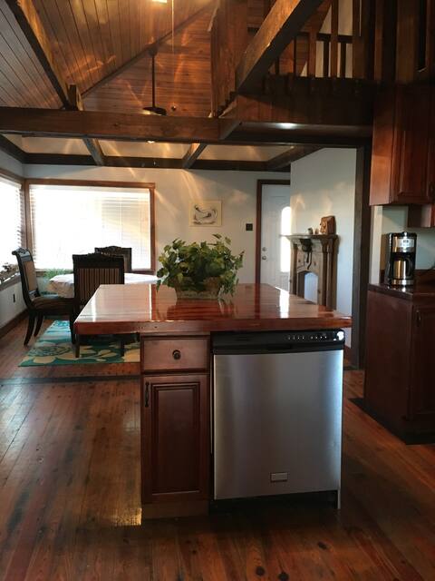 Cozy New Orleans Three Bedroom