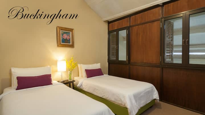Buckingham Room (2 single beds for 2 pax)