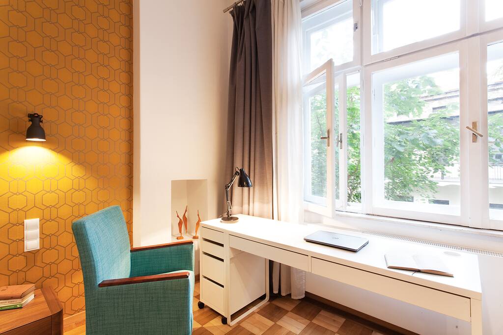 Badroom-working desk