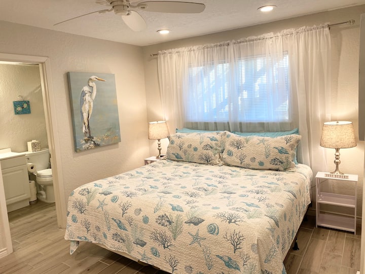 Cama tamaño king con baño principal 