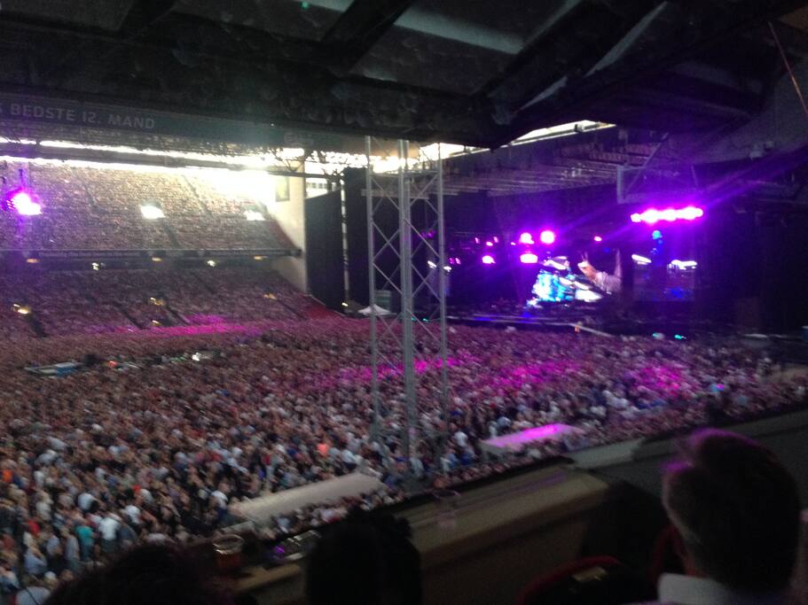 Koncert i Parken. Lejligheden ligger meget tæt på.