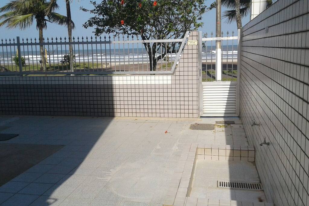 Área Frontal do prédio