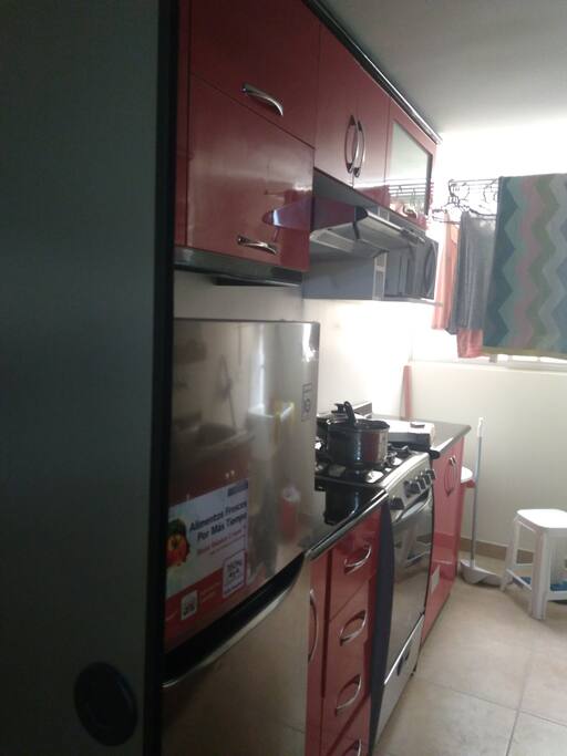 Cocina-lavadero acogedora con espacio para ubicación de más cosas