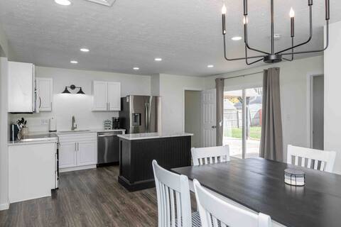 Centrally Located * Bike Trails* Garage Parking