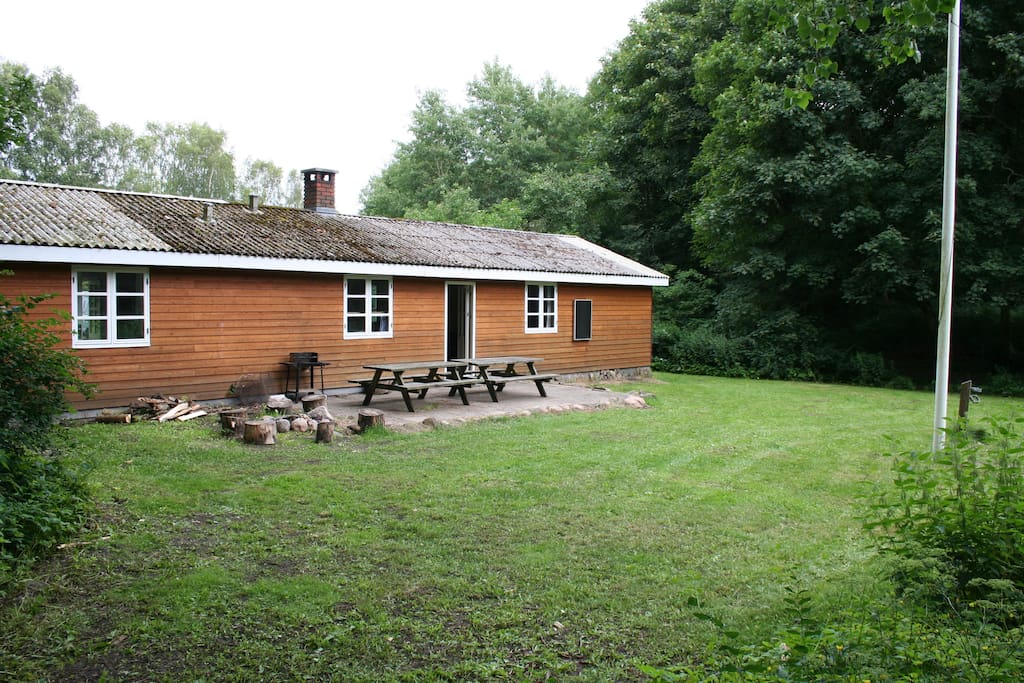 Have med bålsted og plads til lidt fodbold