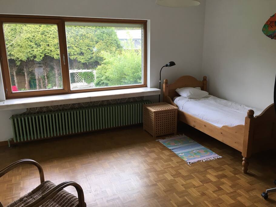 Bedroom 1 - 18m2 - single bed
