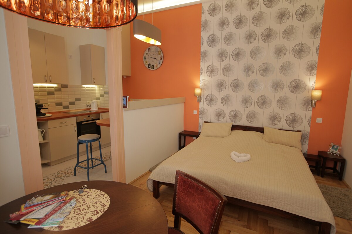 Bračni krevet (širine 180 - 200 cm):)
