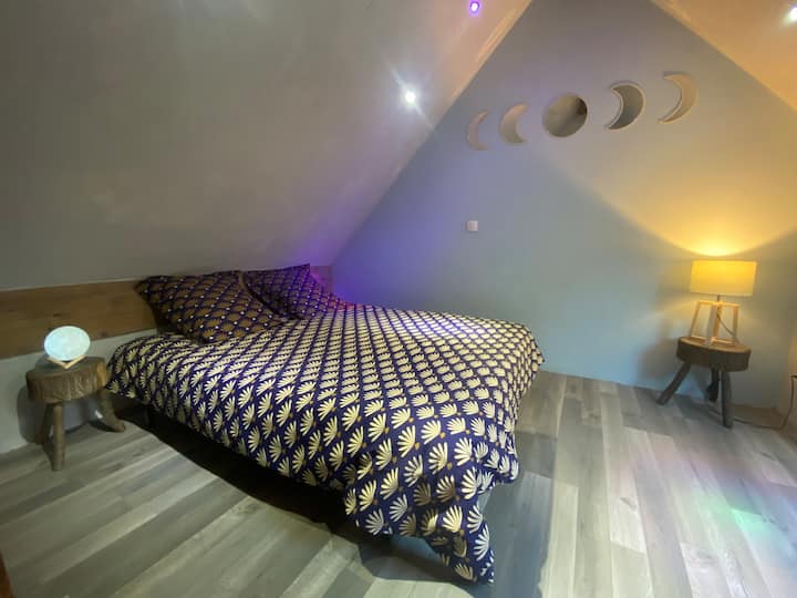 Bedroom MOON
One double bed 160x200
Or two 80x200 singles 