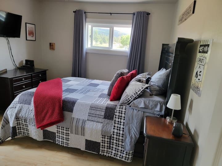 Главна спалня - куийн легло