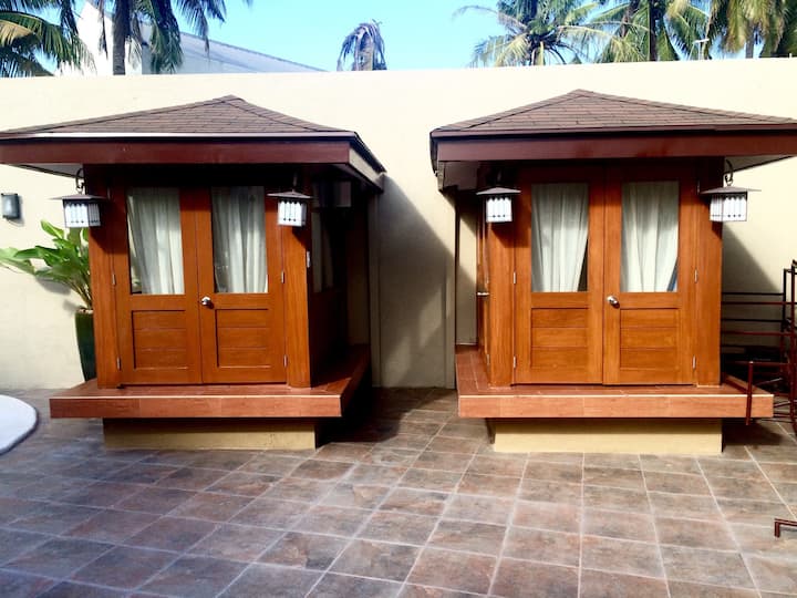 The two gazeebo bedrooms with Aircondition serves as an additional bedroom with out extra charge