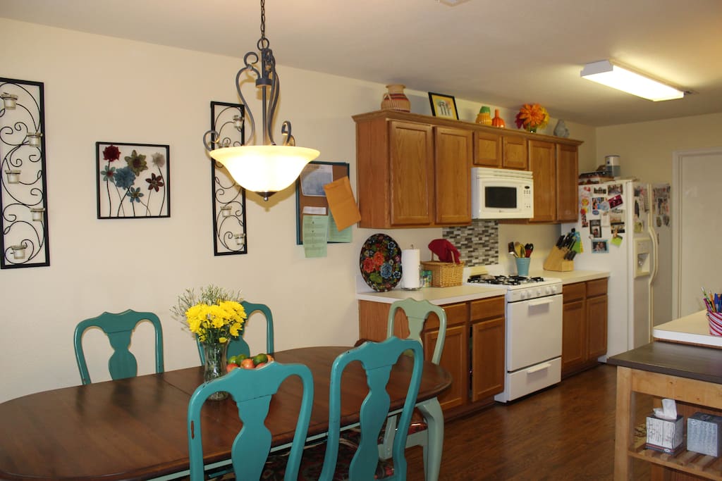 Dining & Kitchen