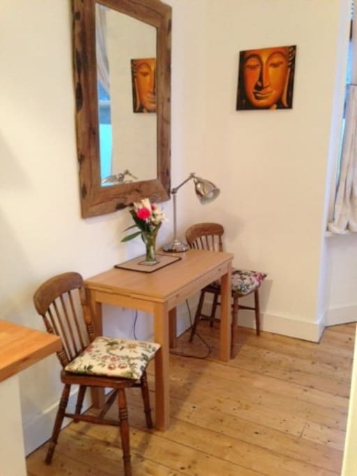 Desk / Dining
