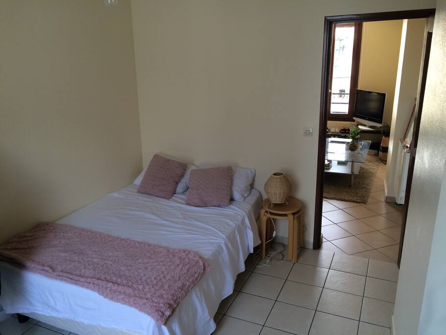 Chambre avec accés balcon