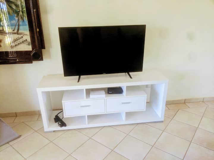 סלון טלוויזיה חכמה 55"