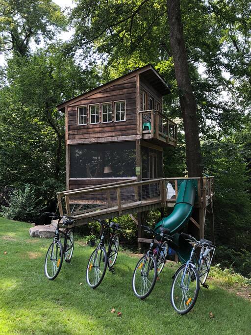 Trailside Treehouse in RVA Glamp w prvt bath! Treehouses for Rent