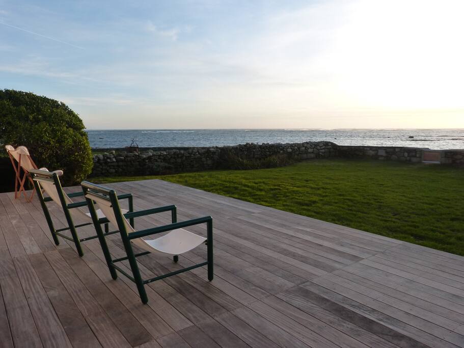 Terrasse vue sur l'océan