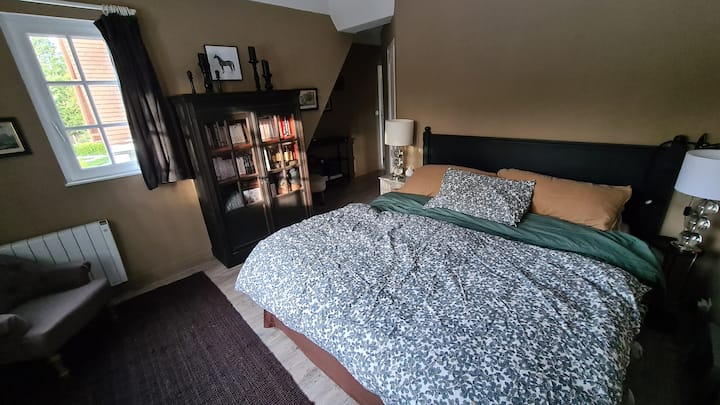 غرفة النوم الرئيسية