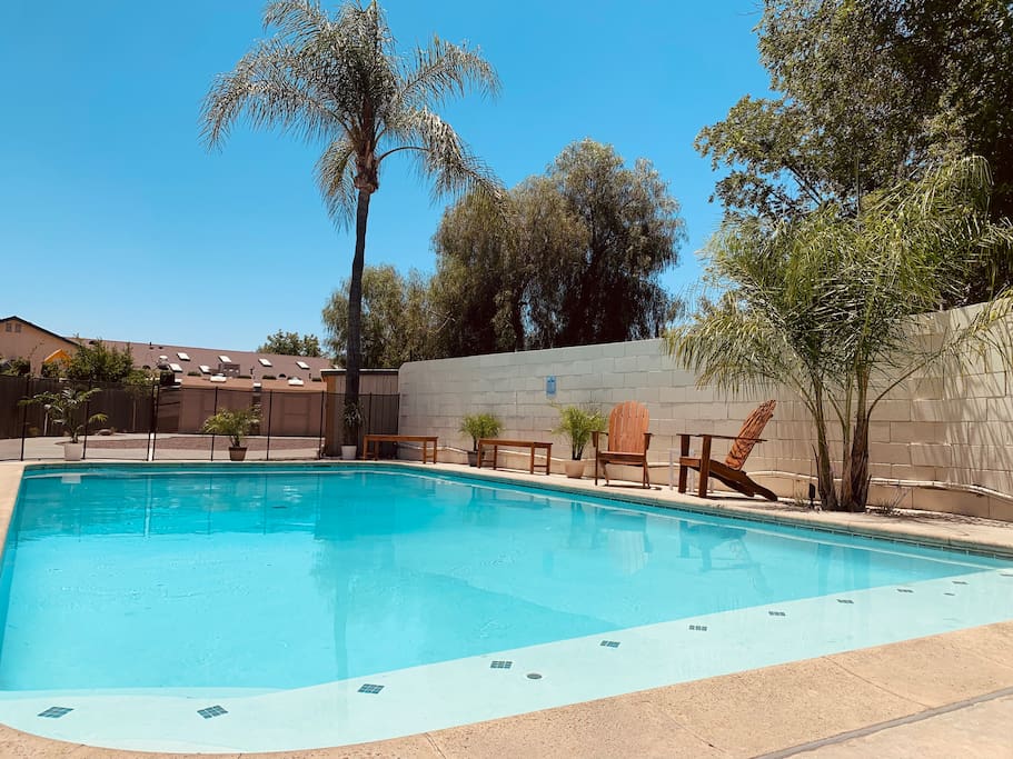 CHARMING POOL HOME BY DOWNTOWN  *FAMILY GETAWAYS*