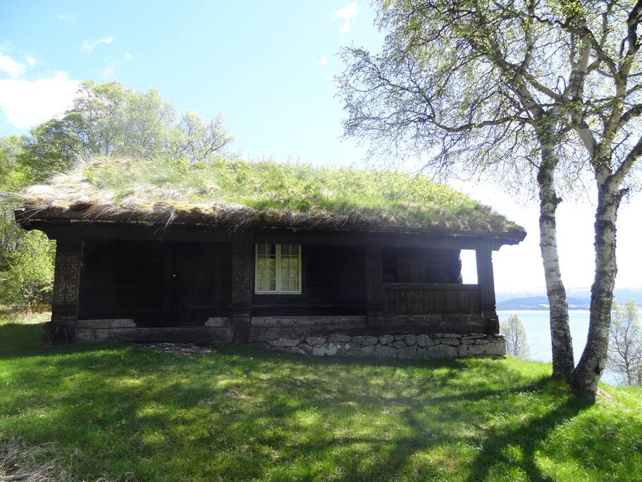 Kvarvi fra inngangsiden