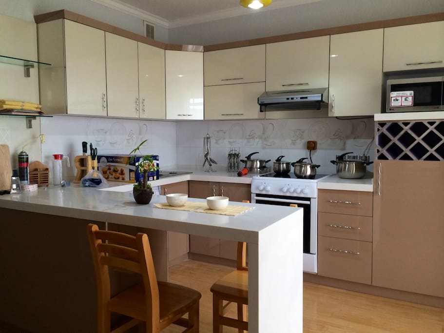 fully equipped kitchen