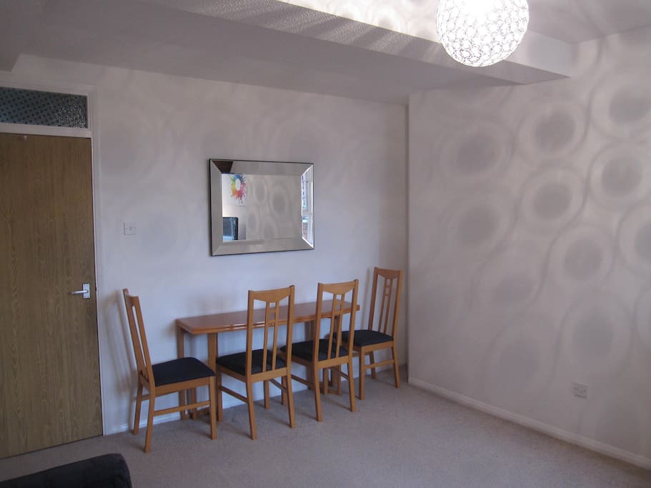 Extendable dining table.