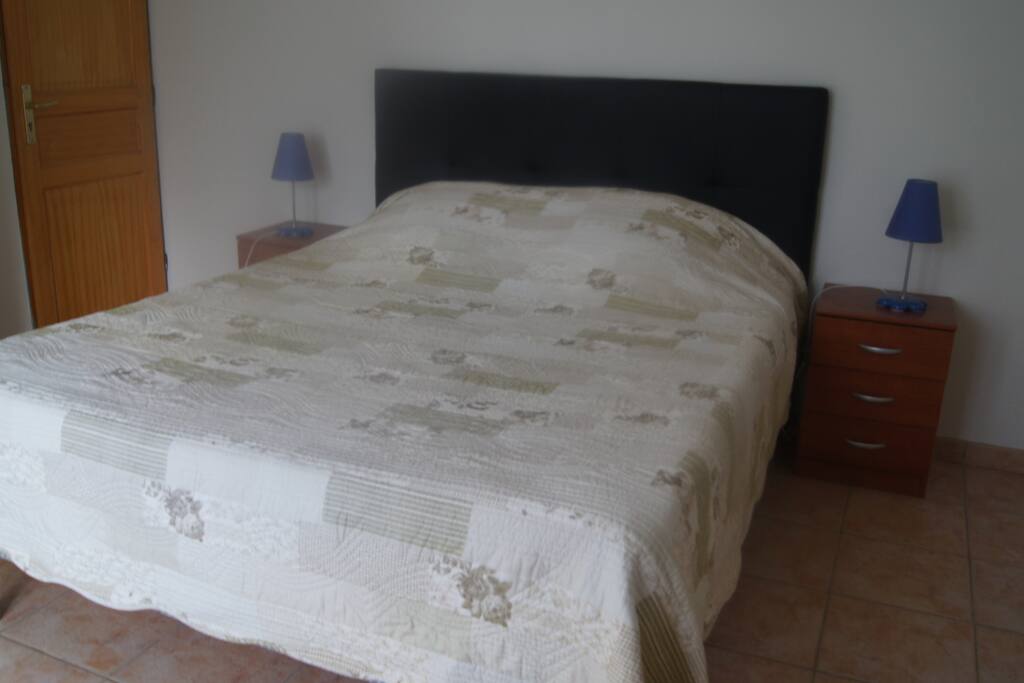 chambre rez de jardin lit 200/160