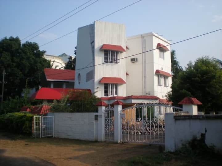 Maheshpur House - Full apartment with Garden