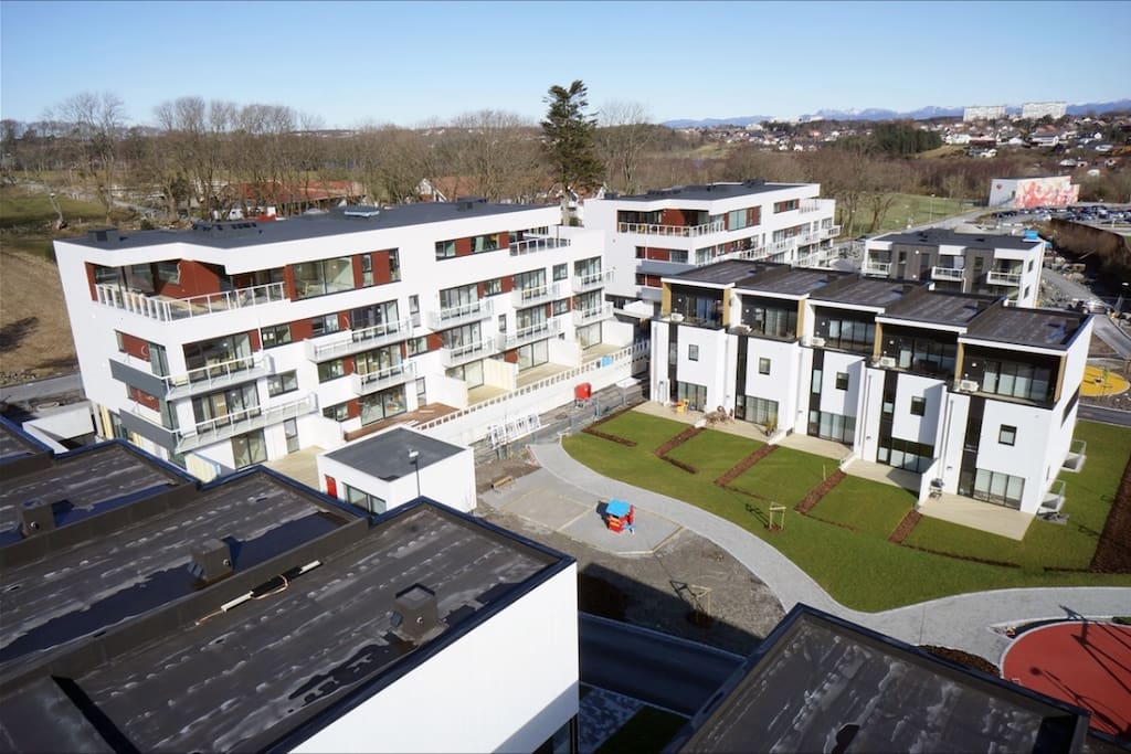 Apartment surrounded by golf course lake park and close to the fjord (15min walk)