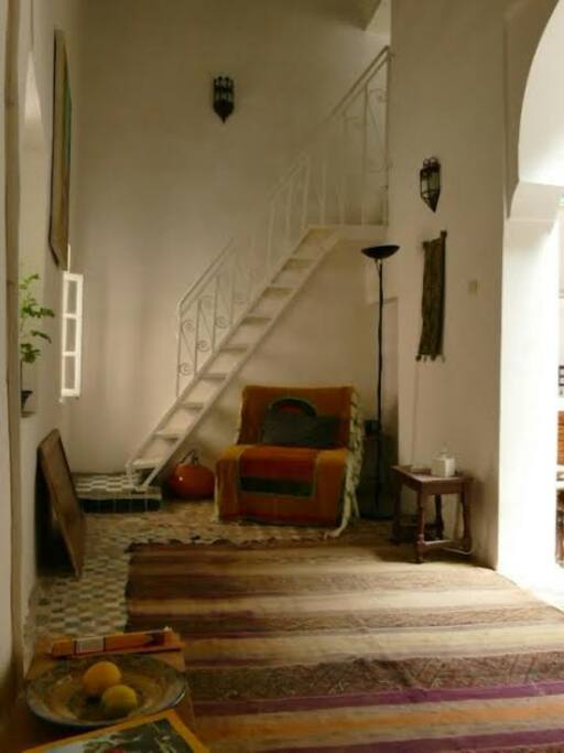 Cozy salon (here are the two extra single beds)