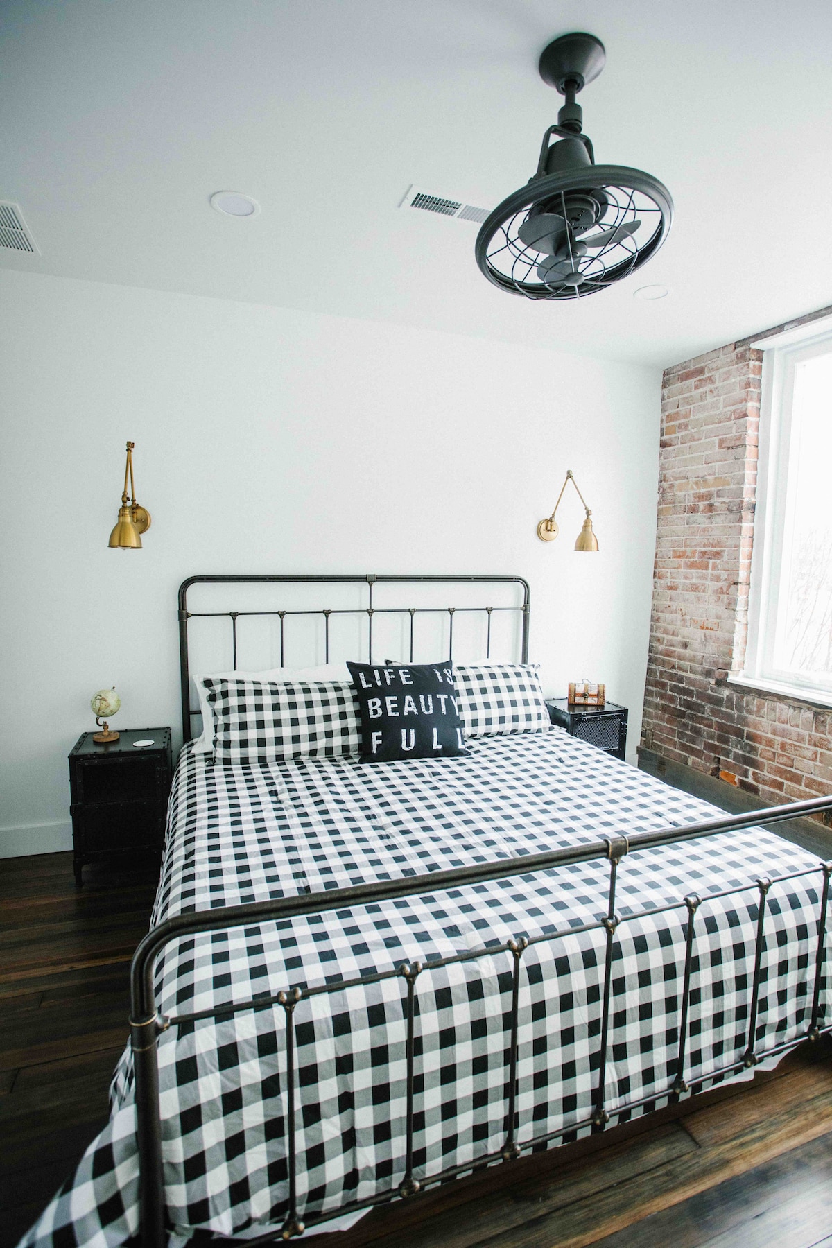 საძინებელი 1