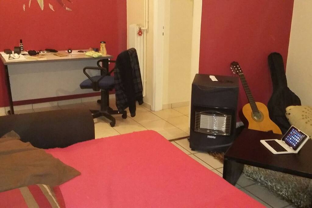 You can play with tablet or guitar :)