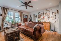 Bright and Cozy 1930s Bungalow In Ormewood Park