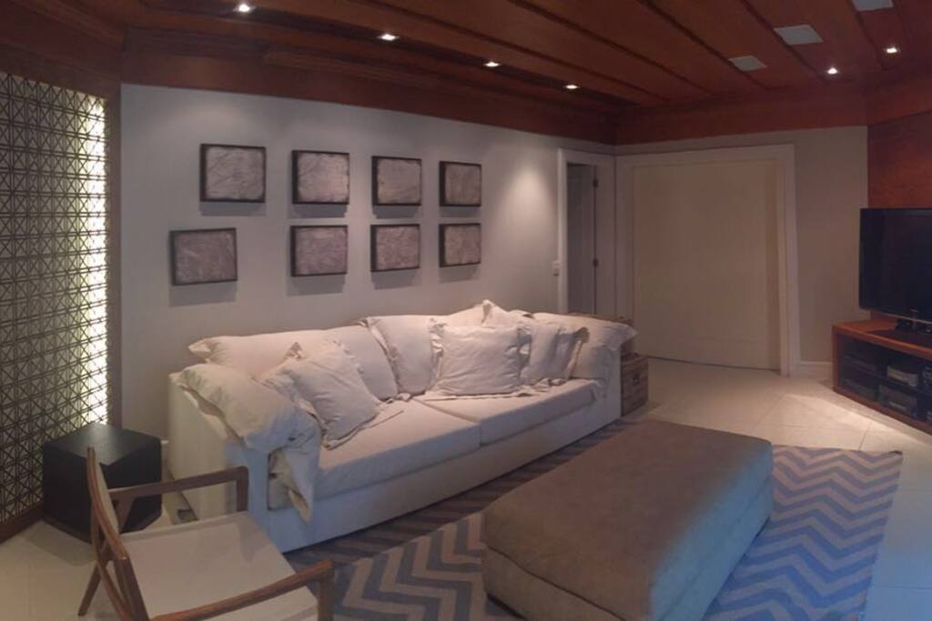 TV / Home Theater
